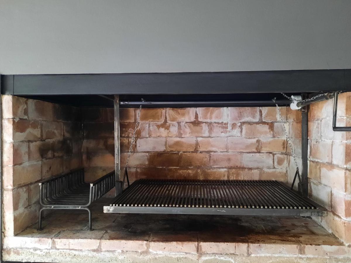 Casa De Invitados Con Parrilla Y Horno A Lena 乌斯怀亚 外观 照片